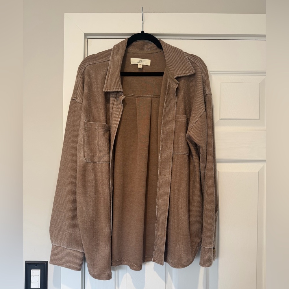 Women’s Tan/Brown Thread & Supply Button-Up Size L🤎